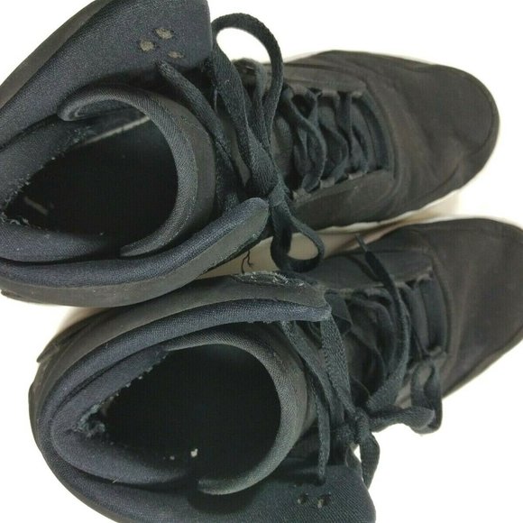 Athletic_Shoes